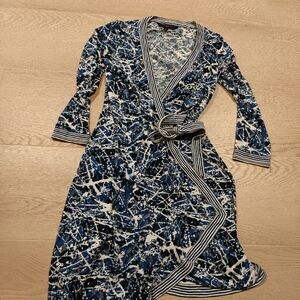 BCBGMaxAzria Blue and White Abstract Long Sleeve Dress